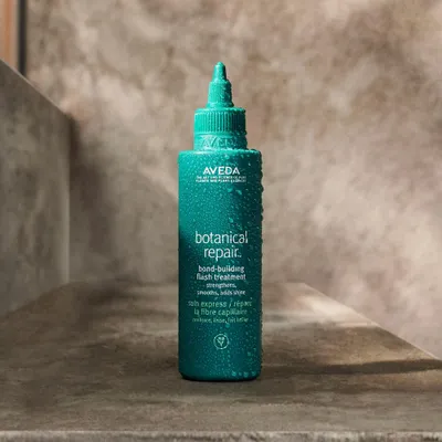 Obrázek produktu pro Aveda 18084057445, Vlasové mléko, Ženy, Všechny vlasy, 150 ml, Vyhlazující, Posilující, Lesklý, Láhev