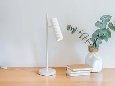 Produktbild von Große LED Tischlampe mit schwenkbarem Spot Weiß, Schreibtischlampe Leselampe