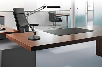unilux SWINGO LED-Schreibtischlampe schwarz