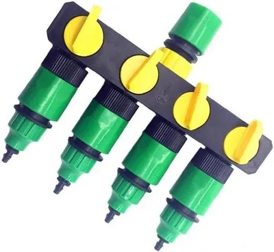 Image de Distributeur de gicleurs à 4 voies - en plastique, pour systèmes d'irrigation goutte à goutte avec gicleurs 4/7