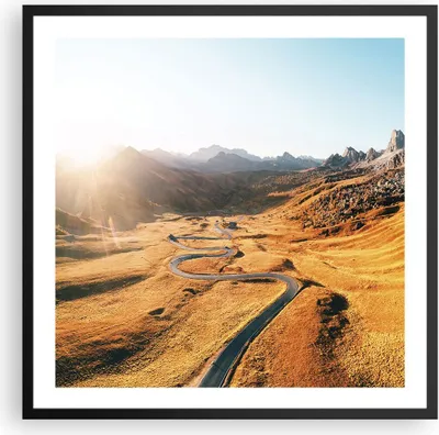 Produktbild von Gerahmtes Poster - Schwarzer Rahmen - Sonne Berge Weg - 60x60 cm - Wand Bild - Wanddeko - Wandbilder - Kunstposter - Wandposter - Bilderrahmen - Bilder - Kunstdruck - Wanddekoration - P2BAC60x60-4836
