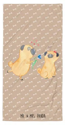 Produktbild von Mr. & Mrs. Panda Strandtuch Mops Verliebt - Hundeglück - Geschenk, Hund, Liebe, Großes Badehandtuch, Duschhandtuch, Knuffig, Duschtuch, Sprüche, Handtuch