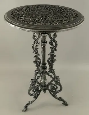 Produktbild von Casa Padrino Jugendstil Garten Beistelltisch Antik Grau / Schwarz Ø 36 x H. 70 cm - Runder Garten Metall Tisch - Runder Blumentisch - Barock & Jugendstil Garten Möbel