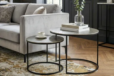 Image de FineBuy Ensemble de 2 tables gigognes en métal argenté rond avec motif Plateaux de table en aluminium Table basse Table d'appoint moderne Table de salon