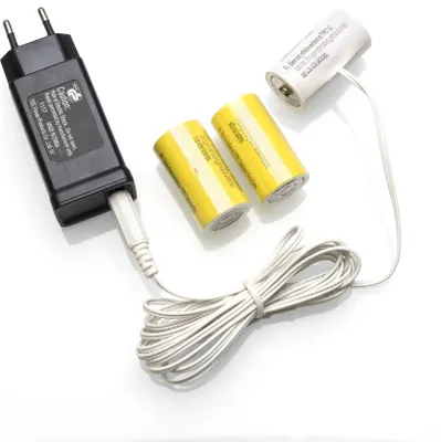 Produktbild von Konstsmide 5173-000 Netzadapter für Batterieartikel mit 3 x C 1.5V Batterien, 4.5V, weißes Kabel