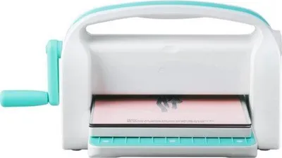 Image de Machine à papier pour le scrapbooking, avec découpes et gaufrages réalisés à la main