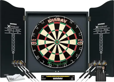 Zdjęcie produktu dla Zestaw Winmau szafka na rzutki + tarcza do rzutek + 2 zestawy rzutek + linka do rzucania i wiele więcej.