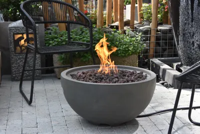 Produktbild von Elementi Gasfeuerstelle "Nantucket" in Beton-Optik grau 67,5 x 67,5 x 35 cm (L x B x H)