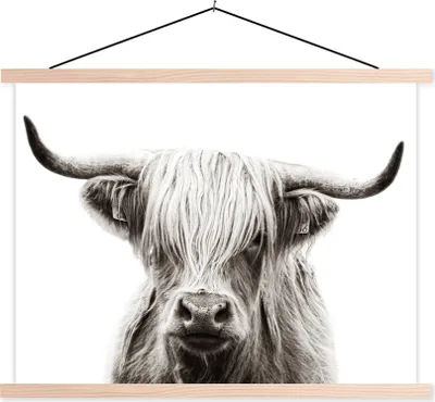 Produktbild von MuchoWow® Textilposter Schottisches Hochlandrind - Tiere - Schwarz - Weiß 60x45 cm mit holzfarbenen Rahmen - Bild