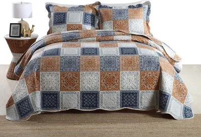 Productafbeelding van Famanu sprei, 240 x 260 cm - Patchworkdesign met kussenslopen