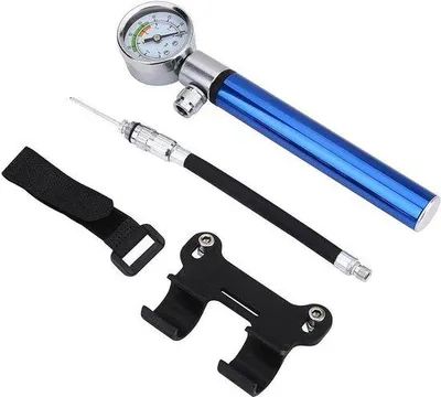 Produktbild von Famanu Mini-Fahrradpumpe mit Manometer-Halter für alle Ventile - für Rennräder