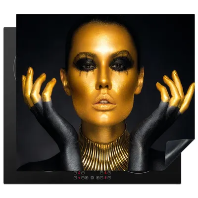 Produktbild von KitchenYeah© Herdabdeckplatte Frau - Porträt - Gold - Luxus - Schwarz , 58x51cm, Küche Deko, Glaskeramikkochfeld Herdabdeckung, Abdeckplatte fùr Kochfeld