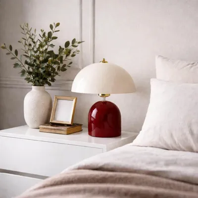 Produktbild von Opviq, Moderne Tischlampe mit Metallkörper, Rot, Ø25 h:13 cm, Höhe: 32 cm, 150 cm Kabel mit Schalter, E27 Fassung (max. 40 W), IP20, Stilvolles Design für jedes Zuhause.
