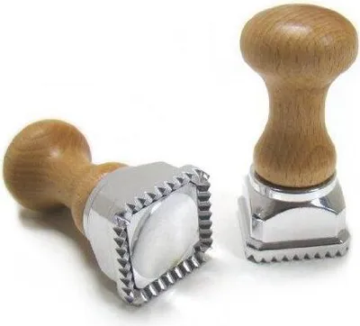 Produktbild von Raviolischneider quadratisch mit Stößel / Auswerfer - 4,5 cm - Eppicotispai