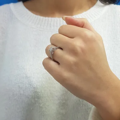 Produktbild von Diamant Solitär Ring mit 0,50 Carat Effekt
