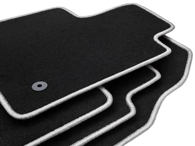 Produktbild von Velours-Fußmatten für 0 0 0 – 4-tlg, Schwarz/Silber, passgenau – Wielganizator CARLUX