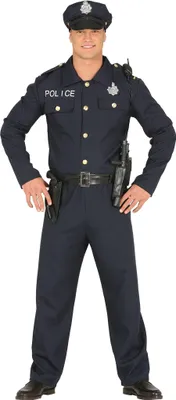 Mann in schwarzer Polizeiuniform mit Mütze und Gürtel.