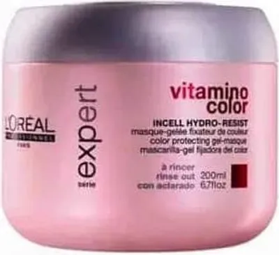 A pink tub of L'Oréal hair mask.