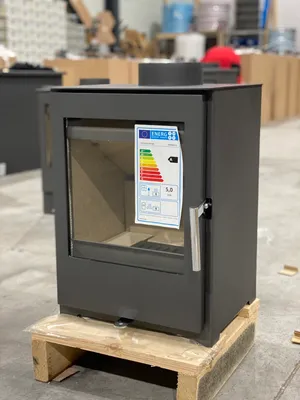 Image de Poêle à bois Victoria Parma SL – 5 kW, ultra-compact (hauteur 573 mm), efficace