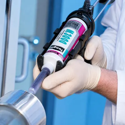 Zdjęcie produktu dla Tangit M3000 Expansionsharz – Ringraumverschluss für Hauseinführungen – funktionsfest nach 5 Min. – DVGW VP 601 & DIN 18533