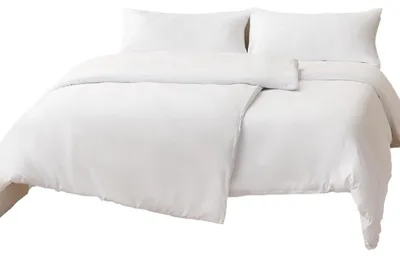 Produktbild von Bettwäsche-Set 4-teilig 135x200 cm Weiß Mikrofaser Bügelfrei mit Reißverschluss