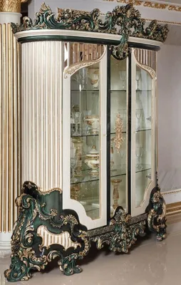 Produktbild von Casa Padrino Luxus Barock Vitrine Weiß / Grün / Gold - Prunkvoller Massivholz Vitrinenschrank mit 2 Glastüren - Barock Möbel - Edel & Prunkvoll