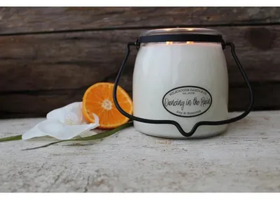 Productafbeelding van MILKHOUSE KAARS Dancing in the Rain, geurkaars. BUTTER JAR, kaars met 2 lonten (454 g)