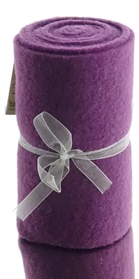 Produktbild von Wollfilzstreifen Aubergine violett aufgerollt 15 x 200 cm