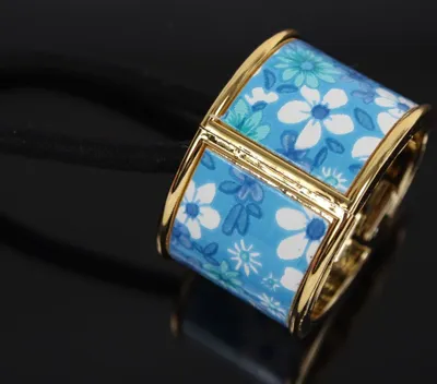 Produktbild von Haarring mit verschiedenen Blumen Modell 1