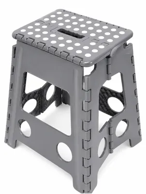 Produktbild von XL Klapptritt faltbar 40 cm Grau bis 150kg mit Anti-Rutsch Trittfläche, KI-generiertes Bild