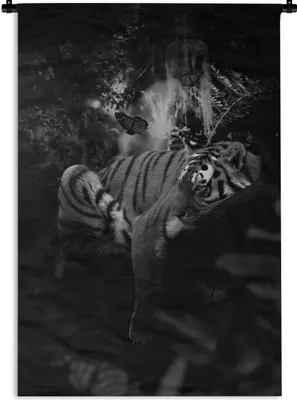 Produktbild von MuchoWow® Wandteppich Wandbehang Tiger und Schmetterlinge im Dschungel - schwarz und weiß 90x135 cm Tapisserie Dekoration Wandtuch - Baumwolle - Wandskulptur