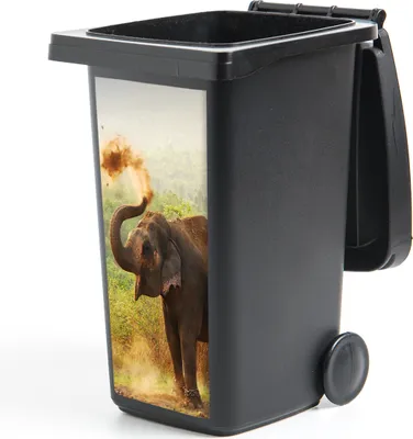 Produktbild von MuchoWow® Mülltonnenaufkleber Reinigungselefant 38x80 cm - Behälteraufkleber - Mülleimer-Aufkleber - Container-Aufkleber