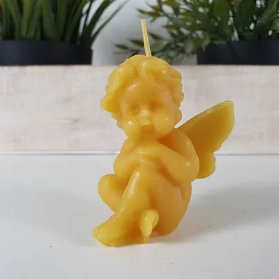 Zdjęcie produktu dla Świeca z wosku pszczelego siedzący aniołek świeca 6 cm