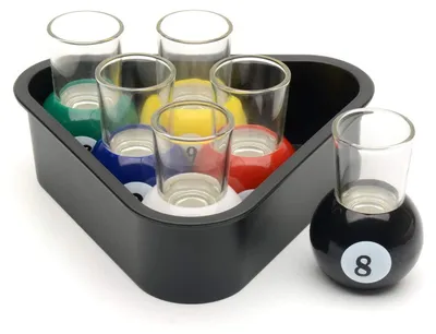 Immagine prodotto di Set di palline da biliardo e bicchieri per shot - 6 pezzi - Porta palline a triangolo - Vetro e plastica - Lavare a mano - Capacità: 1 oz