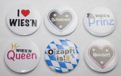 Produktbild von 6 Metall Buttons ca. 5 cm Durchmesser mit Sicherheitsnadel