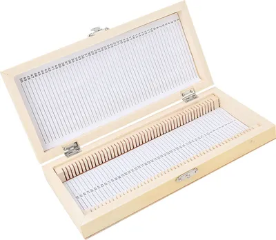 Productafbeelding van 50 stuks biologische glazen preparaten voor microscoop, met houten opbergdoos