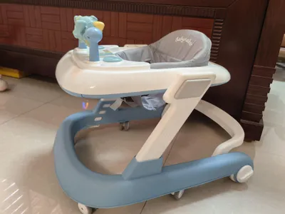 Produktbild von 2 in 1 Lauflernhilfe Babywalker Spiel- und Lauflernwagen Gehfrei Babywippe mit Musik,Spielecenter,Klappbar Laufhilfe babys ab 6 Monaten Blau