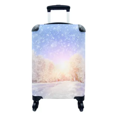 Produktbild von MuchoWow® Koffer Handgepäck Trolley Rollkoffer Kleine Reisekoffer mit 4 Rollen - Schnee - Sonne - Winter - Cabin Size < 55x40x23 cm & 55x40x20 cm - Fotokoffer - Kabinenkoffer - Boardgepäck - Reise-Box - Reisekoffer - Reisegepäck - Koffer mit Bild - Trolley für Kinder