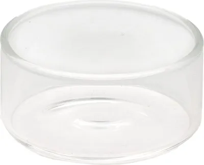 Auf dem Bild ist ein transparenter zylindrischer Glaseinsatz zu sehen der für ein Teelicht geeignet ist und durch seine schlichte Form besticht