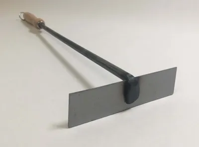 Produktbild von Aschekratzer mit Holzgriff 48cm
