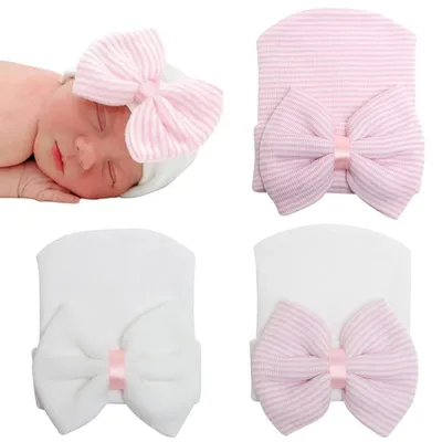 Immagine prodotto di Set di 3 cappellini per neonati, con grande fiocco, per bambini da 0 a 3 mesi, in cotone, colore bianco/rosa