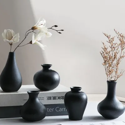 Immagine prodotto di Set di 5 vasi in Vetroceramica nera - Decorazione moderna per tavola, ideale per fiori