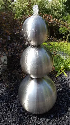 Produktbild von Kugelturm Sylt groß 40/30/20 cm Edelstahl matt gebürstet incl. LED ohne Becken Gartenbrunnen