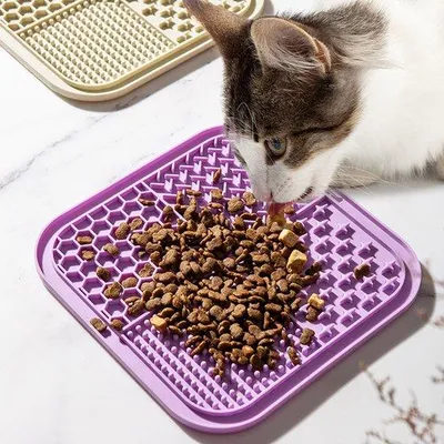 Produktbild von Silikon-Heimtierfuttermat mit langsamem Futterabgabe-System, verhindert Erstickungsgefahr.