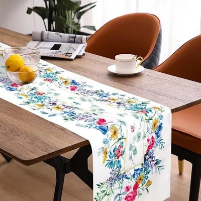 Produktbild von Famanu Tischdecke Elegant - Blumen, 40 x 140 cm