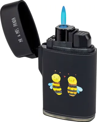 Produktbild von Mr. & Mrs. Panda Feuerzeug Biene Verliebt - Schwarz - Geschenk, anzünder, sturmfeuerzeuge, zigarettenanzünder, gas, sturmfeuerzeug