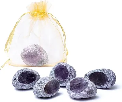 Zdjęcie produktu dla Ametyst "Emma Egg" w woreczku z organzy – wymiary ok. 2,5-3,5 cm; waga ok. 25 g. Kup online