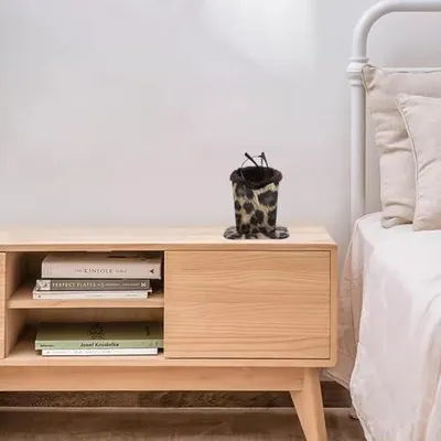 Produktbild von Ebener Brillenhalter aus Leder und Plüsch, eleganter Brillenständer für Sonnenbrillen und Brillen zur Aufbewahrung im Schlafzimmer oder Büro