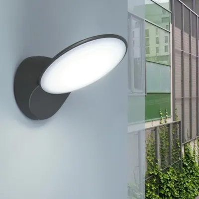 Productafbeelding van LUTEC TONA, Wandlamp voor buiten, grijs, aluminium, polycarbonaat (PC), IP44, geschikt voor gevels, Klasse I