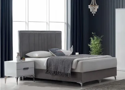 Image de Ensemble de chambre à coucher moderne comprenant un lit et deux tables de chevet